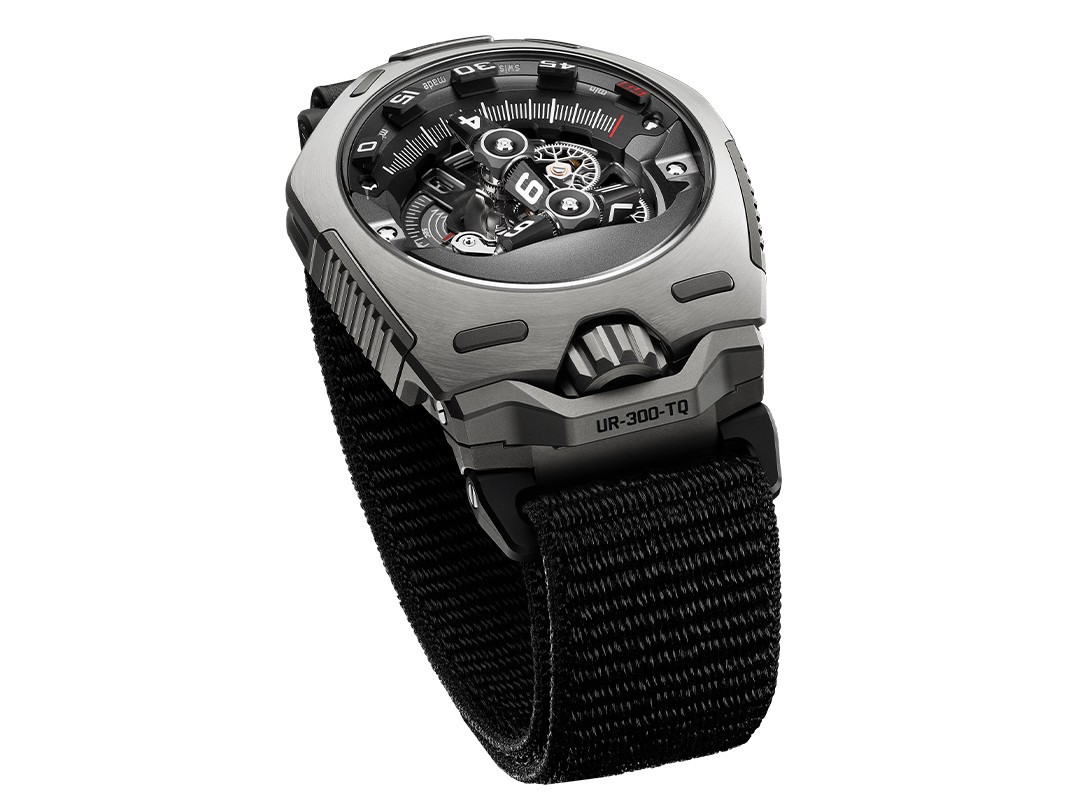 thg_uwk_ur-300_time-quantum_10