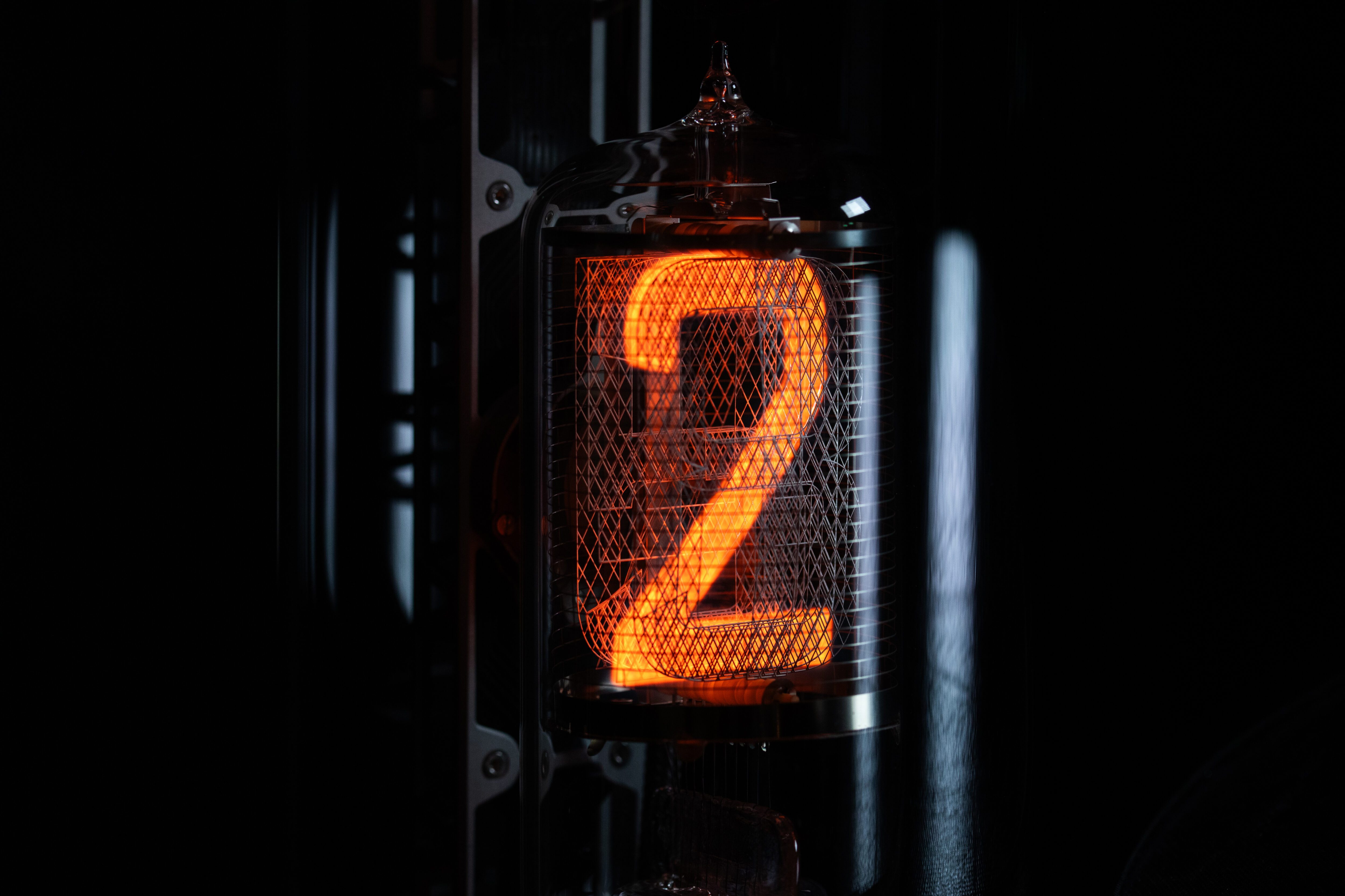URWERK, SpaceTime Blade | The Hour Glass Official